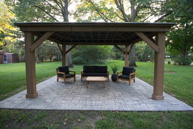 Building Photo - 1005 N Waco Ave