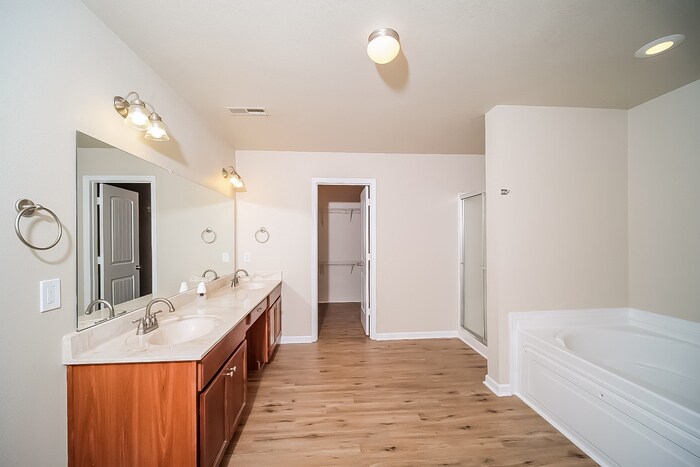 Building Photo - 202 Brockton Dr