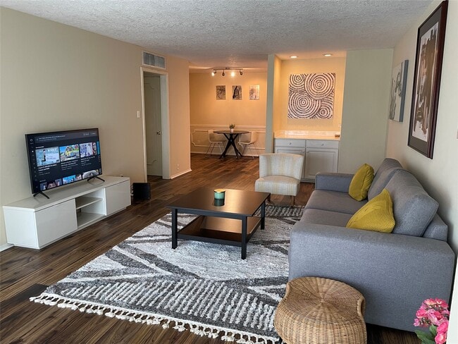 Building Photo - 5050 Ambassador Way