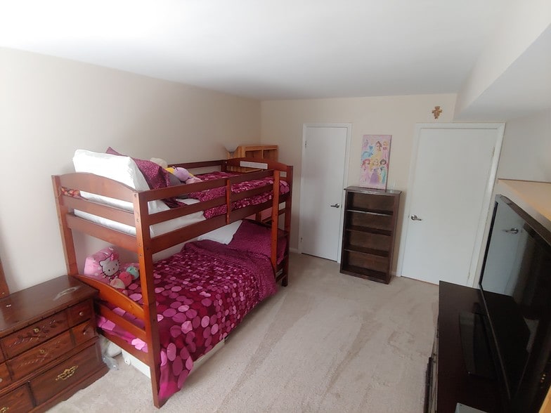 Bedroom 2 - 5578 Burnside Dr
