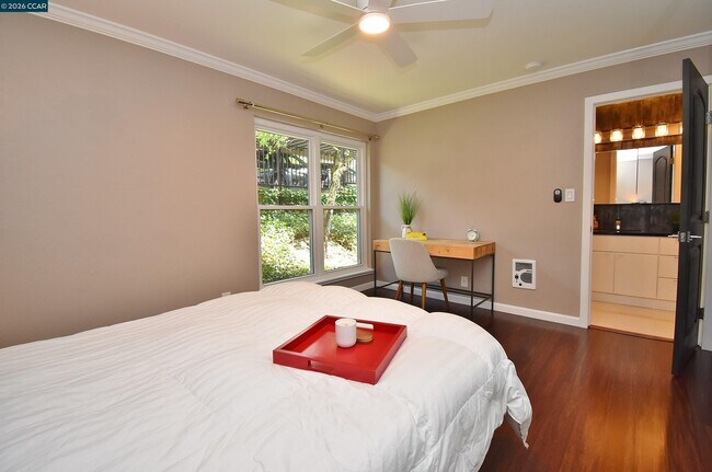 Building Photo - 2067 Ascot Dr
