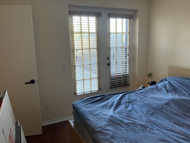 Main bedroom 2 - 340 N Allen St