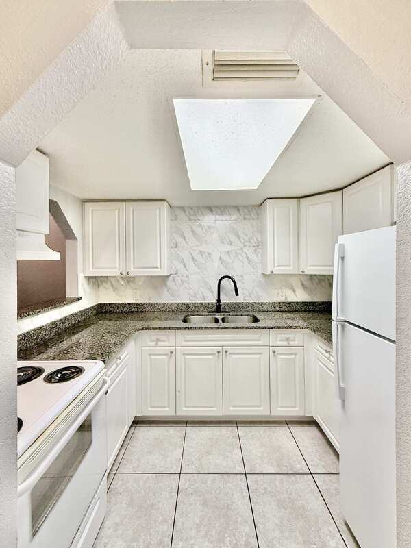Building Photo - 4725 39th Ave N