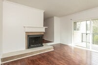 Building Photo - 2 bedroom 1 bath Condo for Rent in Everett WA