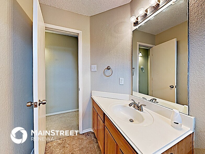 Building Photo - 1132 Sandalwood Dr