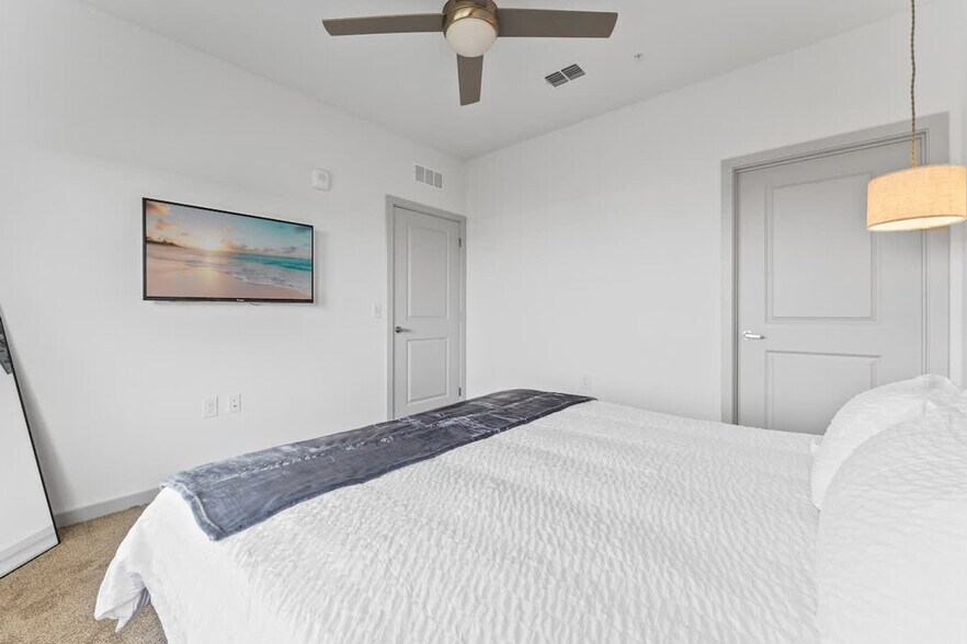 Building Photo - 14515 Star Water Rd