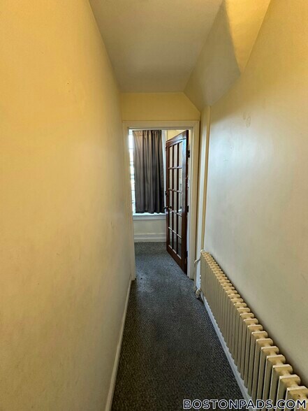 Building Photo - 256 Lowell Ave