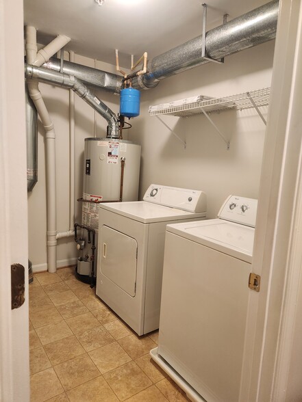 Laundry Room - 103 Swallow Pointe Ct