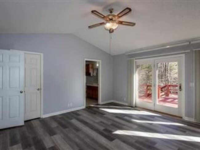 Building Photo - Large 3 Bedroom, 2 Bathroom home on the East End of the village. A serene neighborhood just waiti...