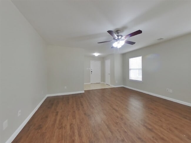 Building Photo - 10914 Tipton Oaks Dr