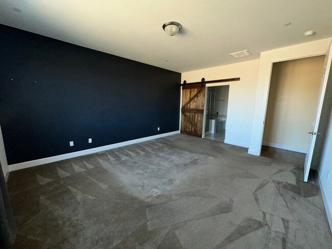 Building Photo - NW Visalia Home Coming Soon!