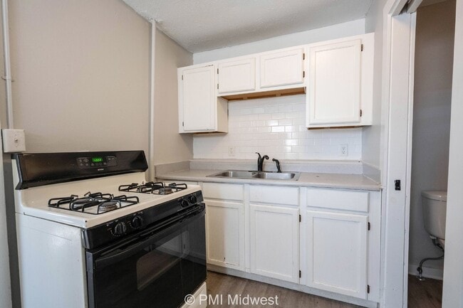 Building Photo - 1 Bedroom 1 bath