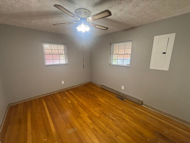 Building Photo - 1840 Costigan Dr