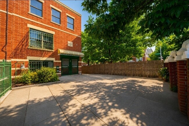 Building Photo - 91 Hull St