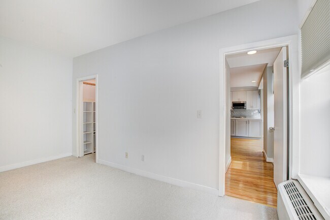 Building Photo - One-Bedroom in Adams Morgan! Parking Spot ...