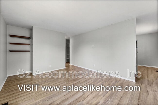 Building Photo - 3310 Iroquois Ln