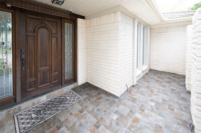 Building Photo - 7546 Maple Tree Dr
