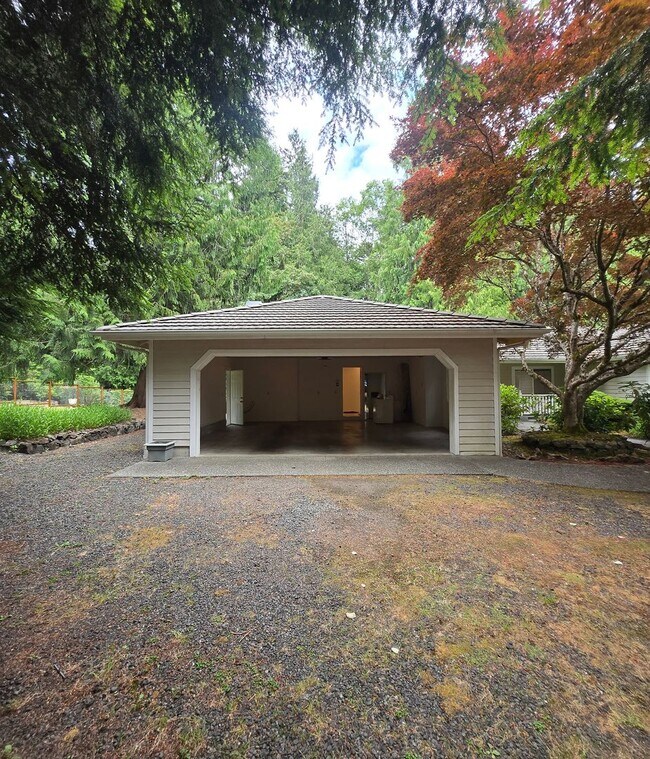 Building Photo - ***PENDING APPLICATION***Single Level 3 Bedroom, 2.5 Bath Spacious Home For Rent in Port Ludlow!