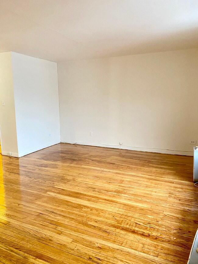 Building Photo - 315 Ovington Ave