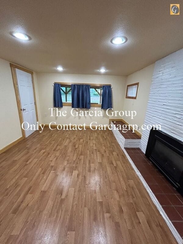 Building Photo - 5804 SE Kellogg Creek Dr