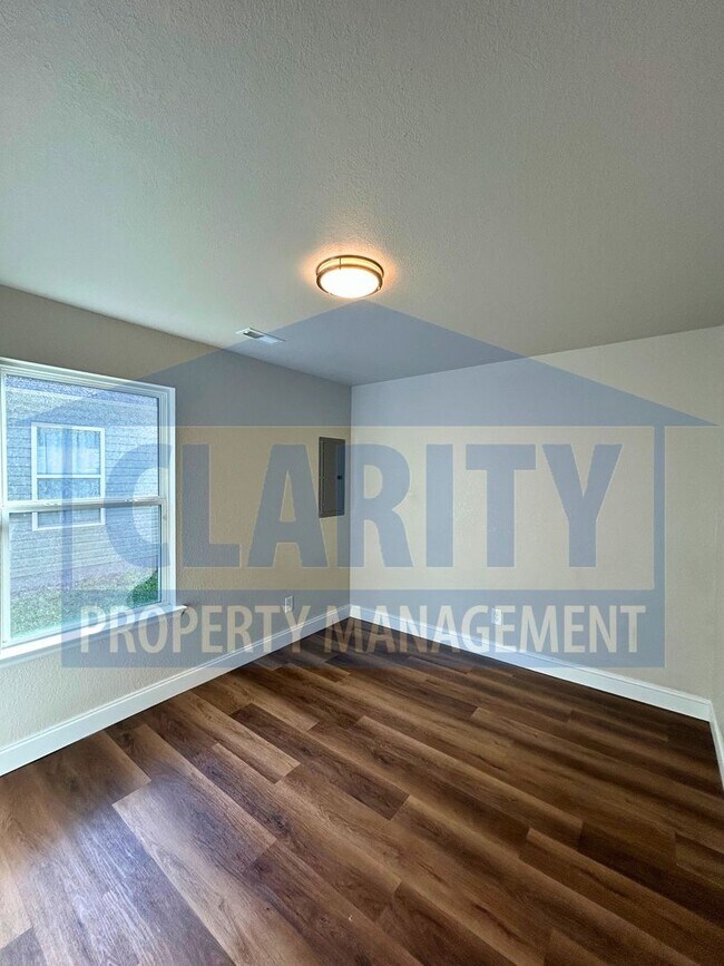 Building Photo - Single level, 3 bedroom home!