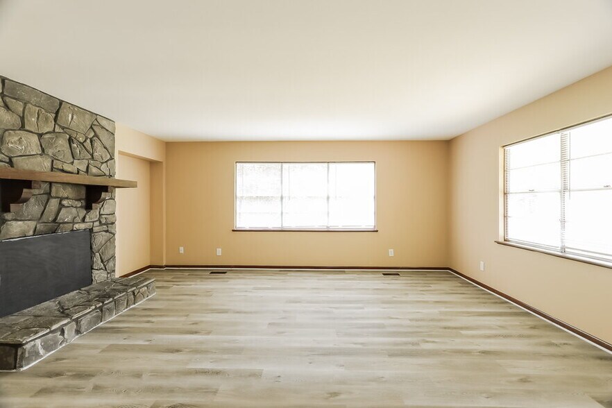 Building Photo - 901 Eldorado Dr