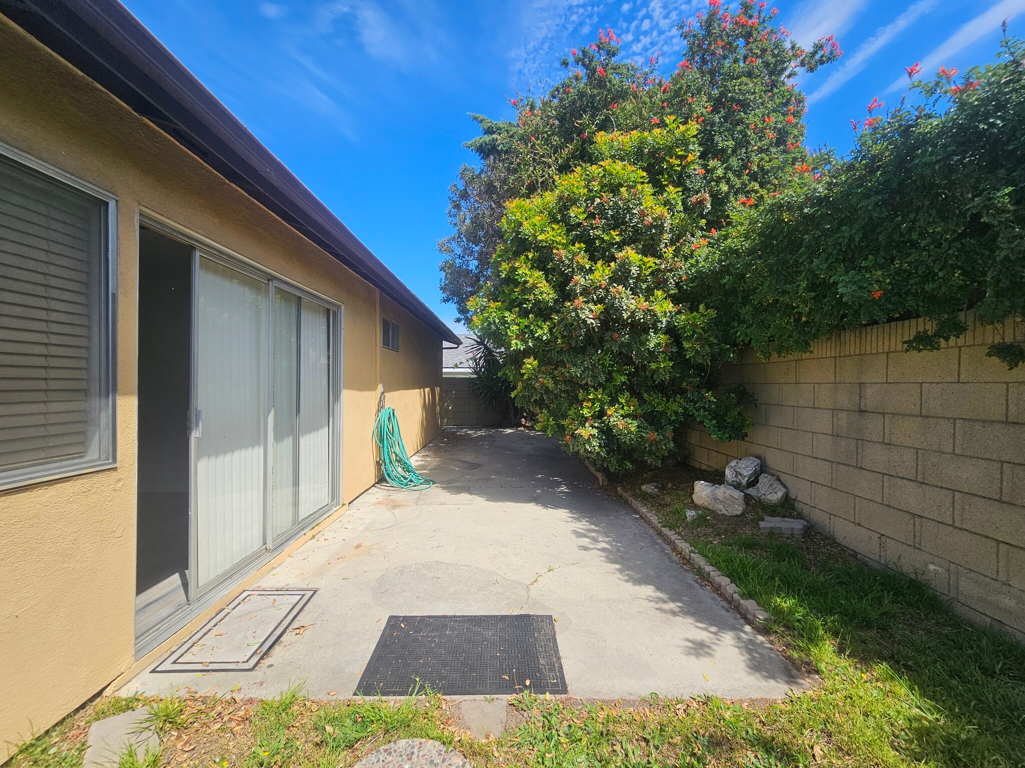 Building Photo - 23220 Pryor Pl