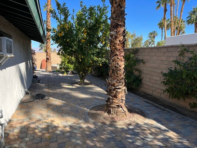 Building Photo - 71500 Halgar Rd