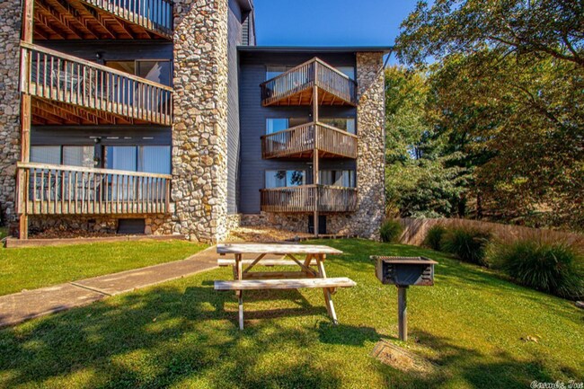 Building Photo - 203 Stearns Point