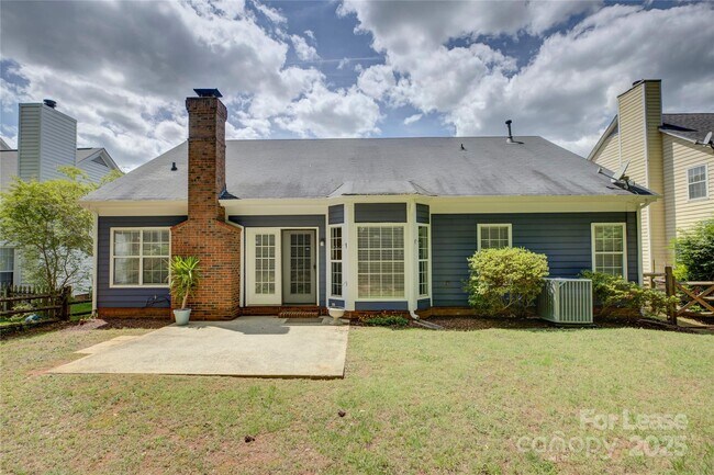 Building Photo - 7017 Scuppernong Ct