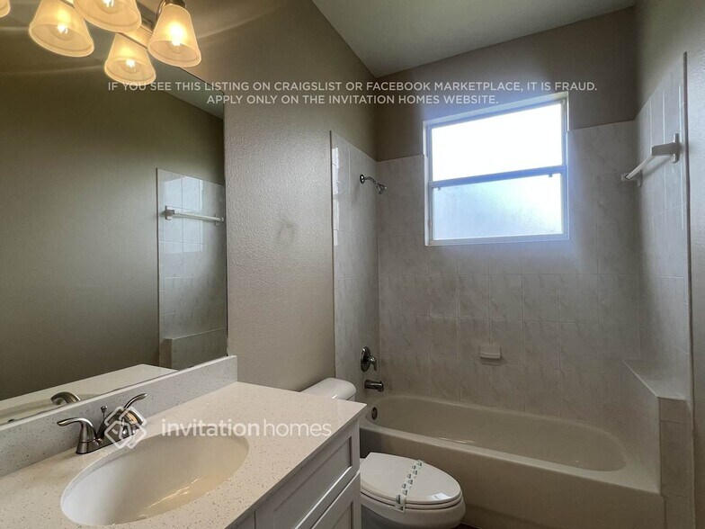 Building Photo - 1231 Running Oak Ln