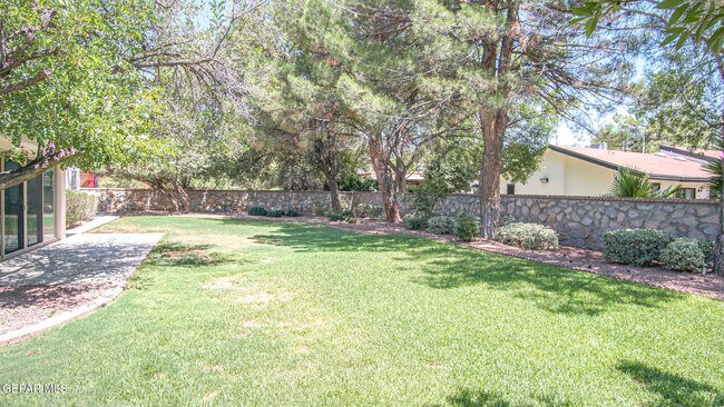 Building Photo - 612 Willow Glen Dr