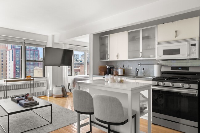 Primary Photo - 245 E 24th St