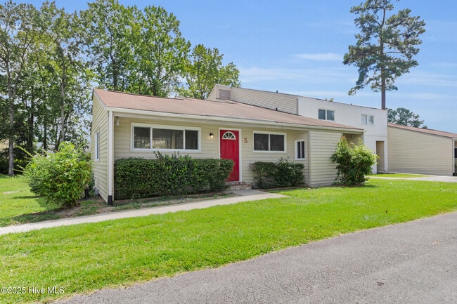 Building Photo - 125 Pirates Rd
