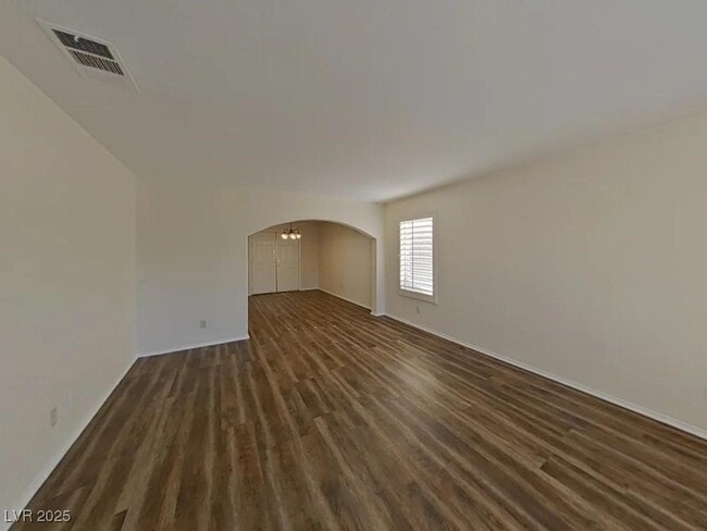 Building Photo - 740 Spruce Tree Cir