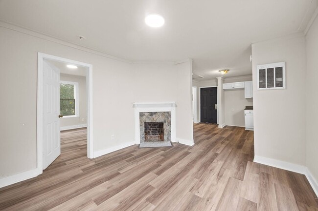 Building Photo - Two bedroom home!