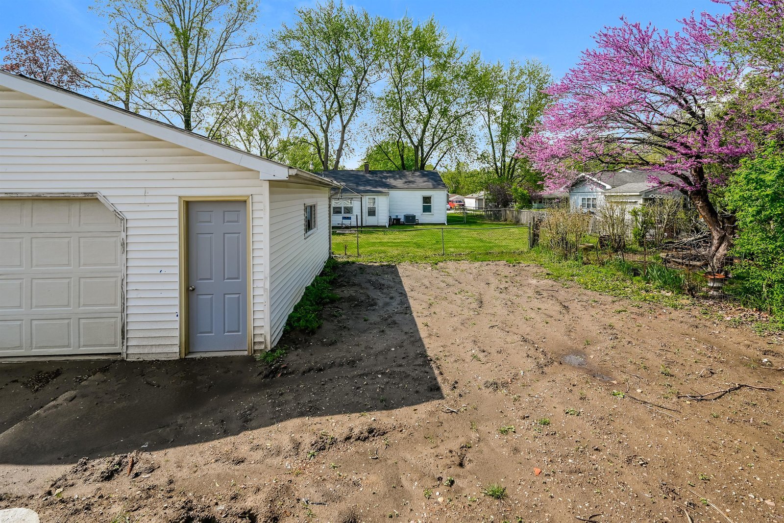 Building Photo - 1506 E Hendryx Ln