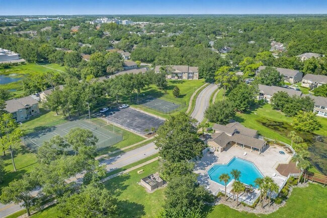 Building Photo - 2/2 In Hunter's Reserve (Oviedo)  / Water Included