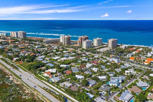 Building Photo - 461 Jupiter Ln