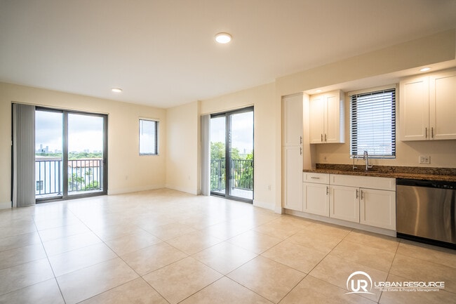 Building Photo - Gables Galiano