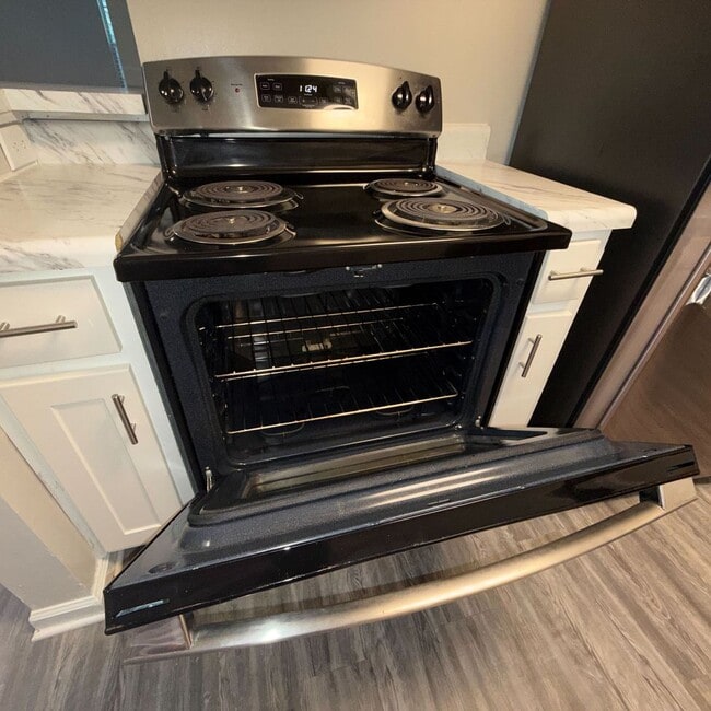 Building Photo - 3714 West Ave