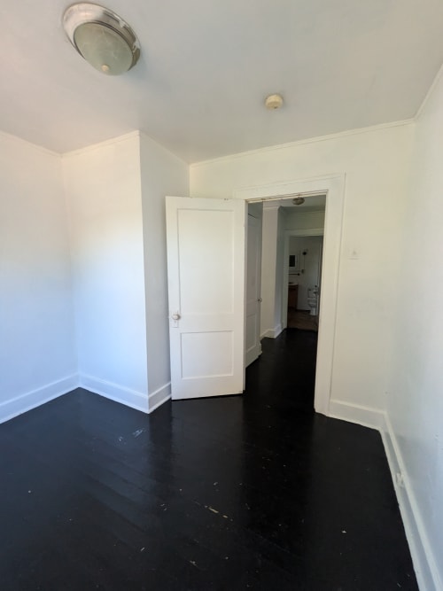 Building Photo - 1813 Converse St