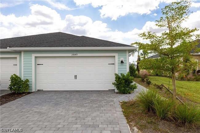 Building Photo - 17849 Woodland Ct