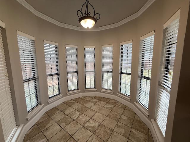 Building Photo - 318 Shade tree St