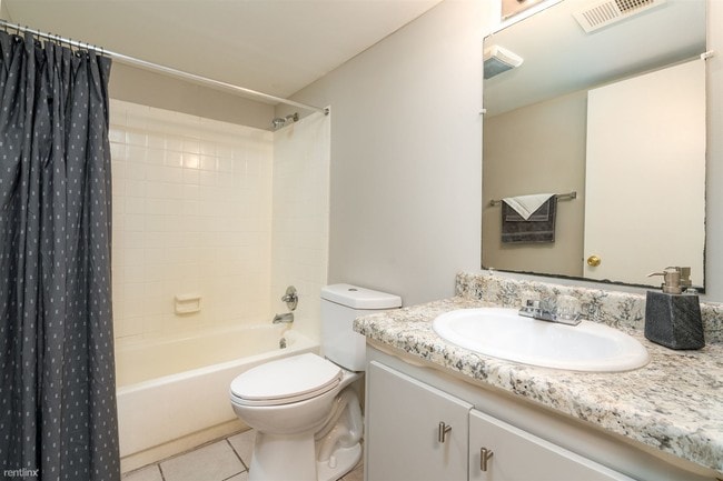 Building Photo - 2609 Embarcadero Dr