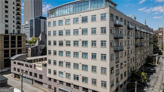 Building Photo - 805 Peachtree St NE