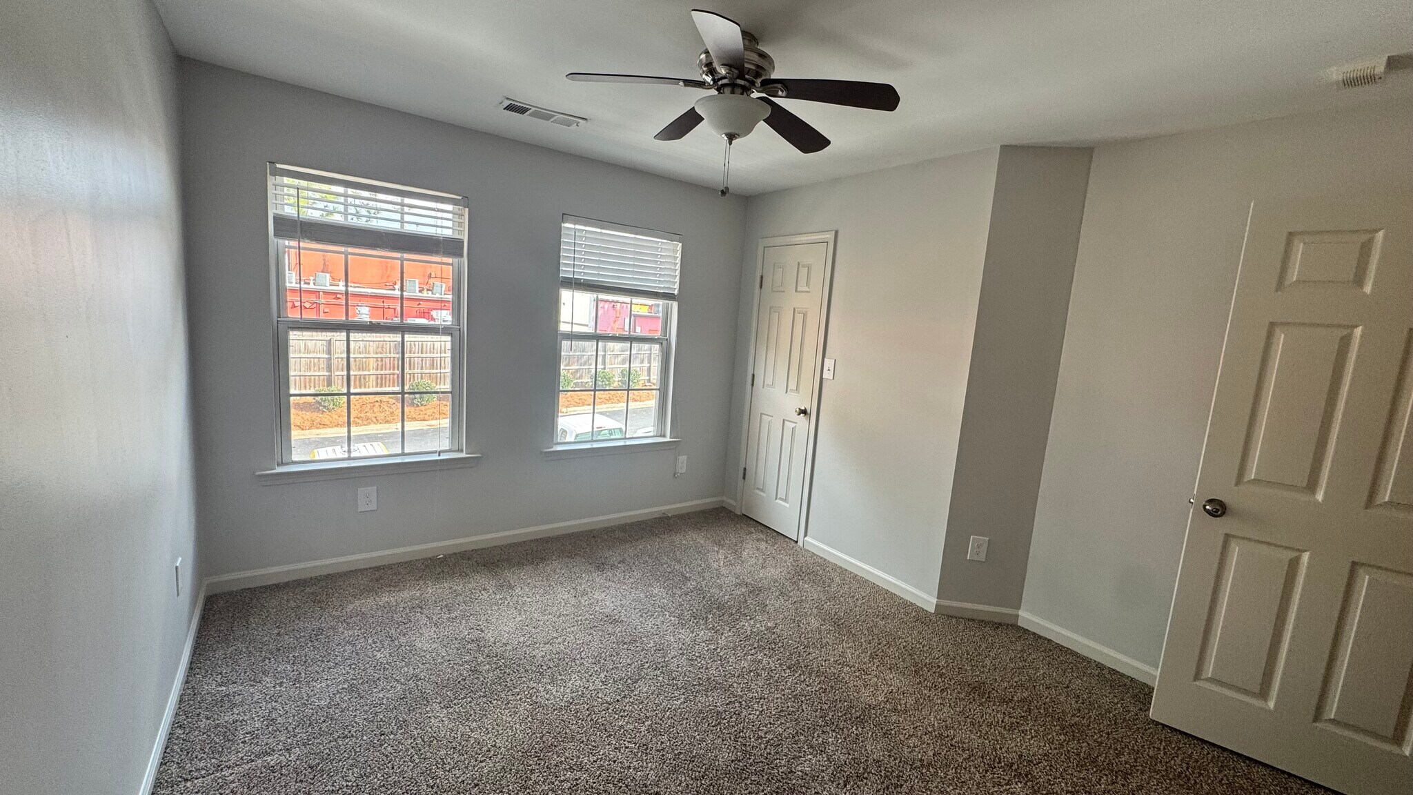 Building Photo - 3385 Hidden Cove Cir