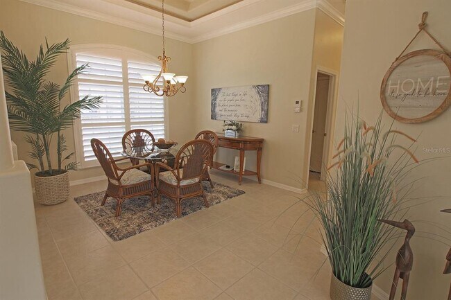 Building Photo - 811 Rotonda Cir