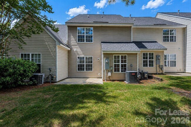Building Photo - 10048 University Park Ln
