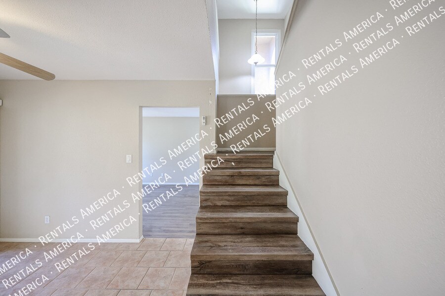 Building Photo - 4555 W Continental Dr